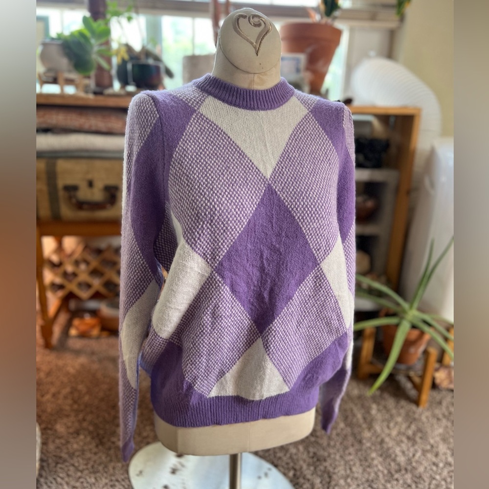 ICHI rare! Purple and White Argyle Crewneck Sweater shoulder pop lilac pastel